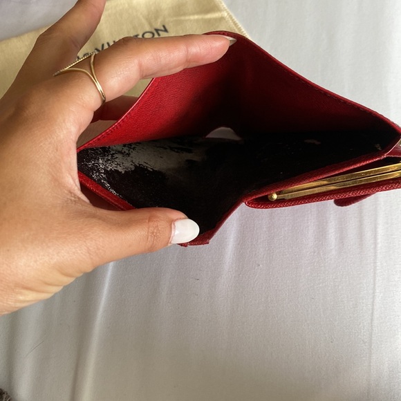 Red Louis Vuitton Epi wallet - Picture 8 of 11